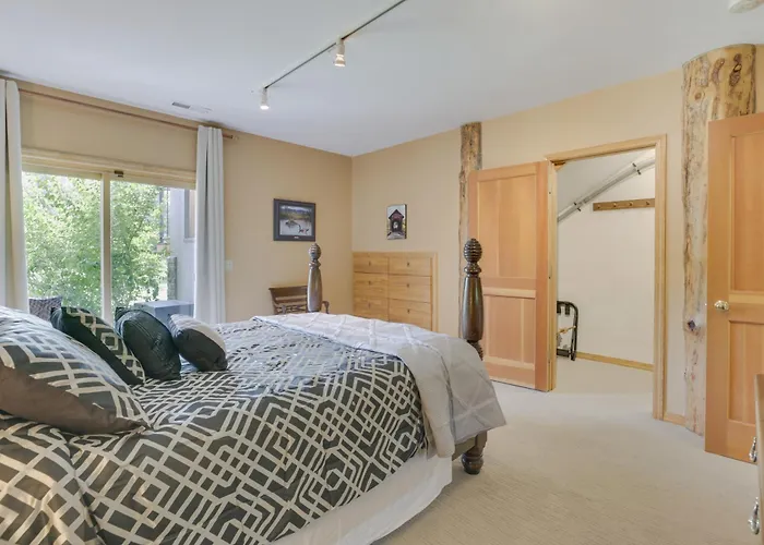 Stunning Ranch Villa: Mountain View! * Sheridan