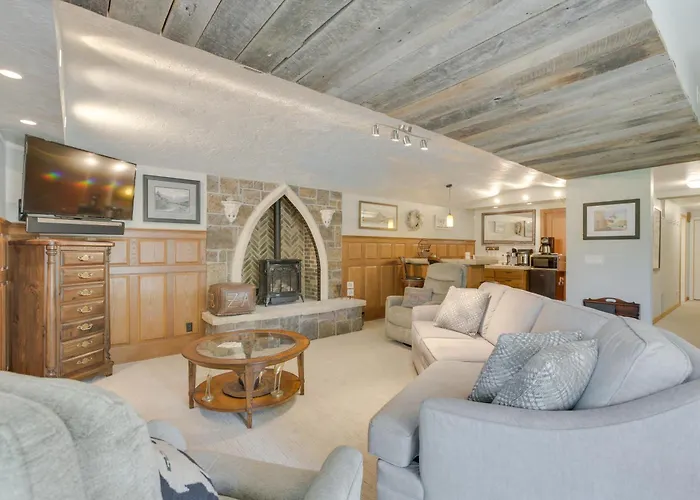 Stunning Ranch Villa: Mountain View!