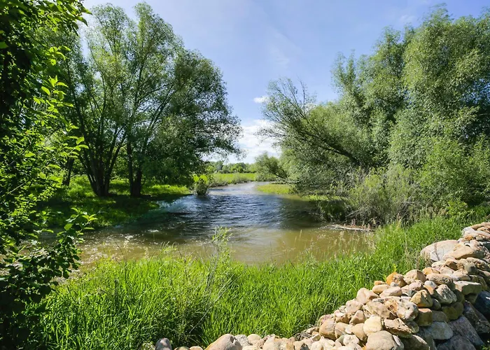 Villa Stunning Ranch Villa: Mountain View!