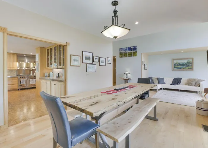Villa Stunning Ranch Villa: Mountain View!
