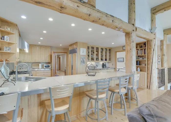 Stunning Ranch Villa: Mountain View!