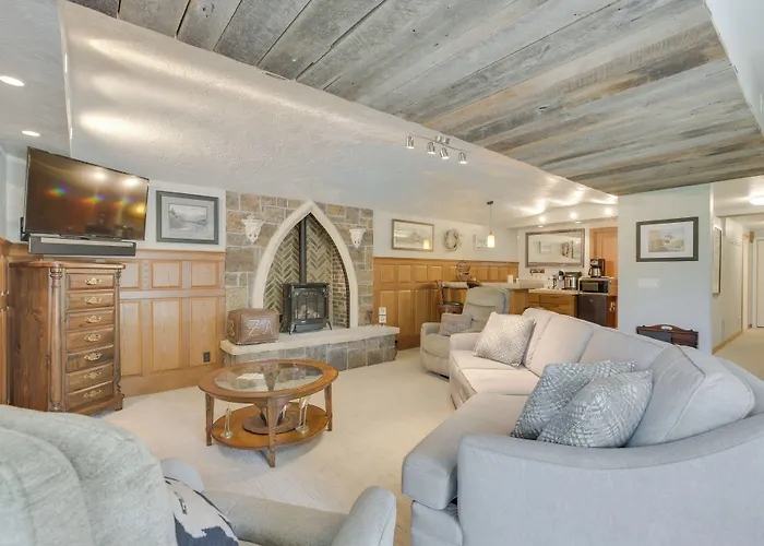 Stunning Ranch Villa: Mountain View! Sheridan